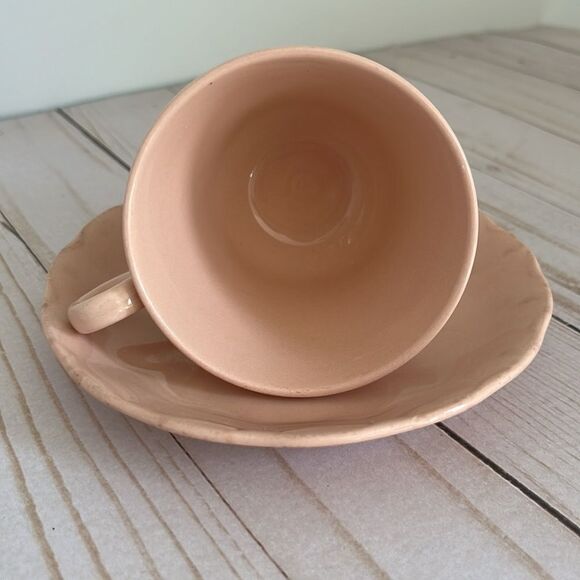 1950s Grindley peach Petalware teacup and saucer - Picture 3 of 8